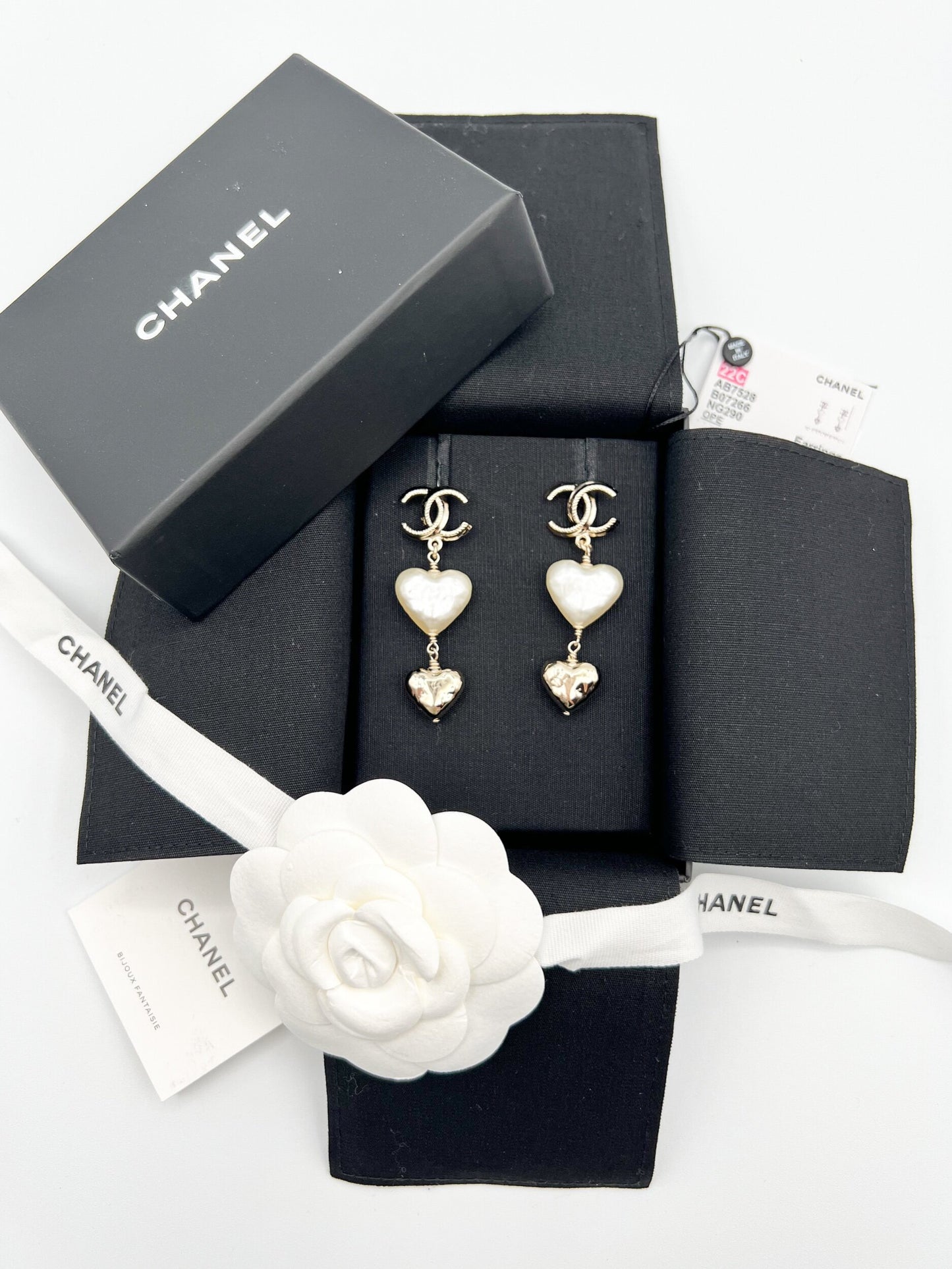 Chanel CC Hearts Dangling Earring
