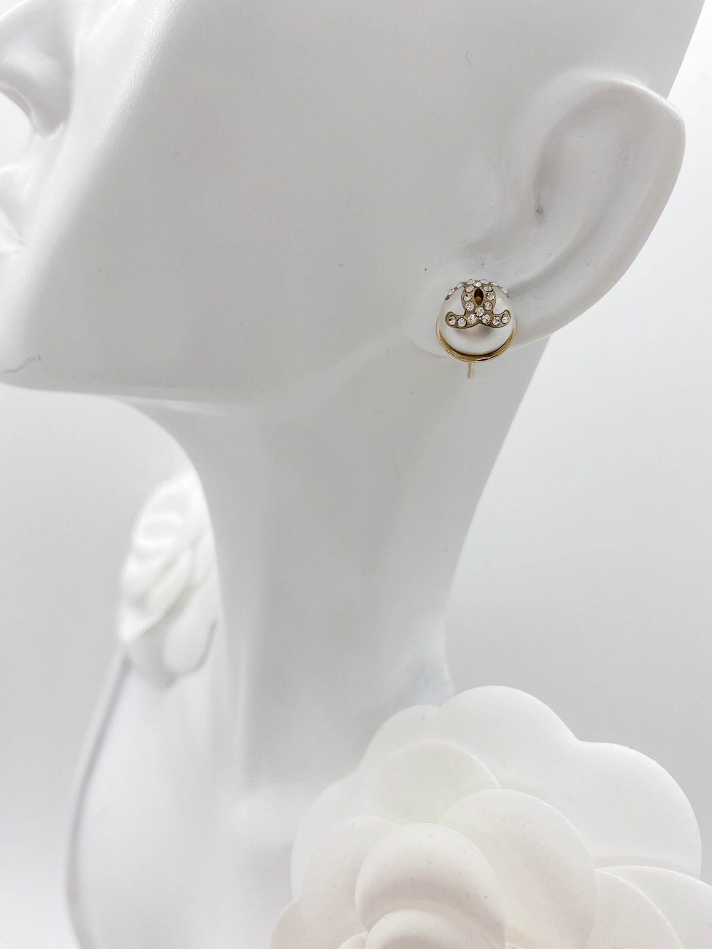 CHA NEL Pearl Earrings