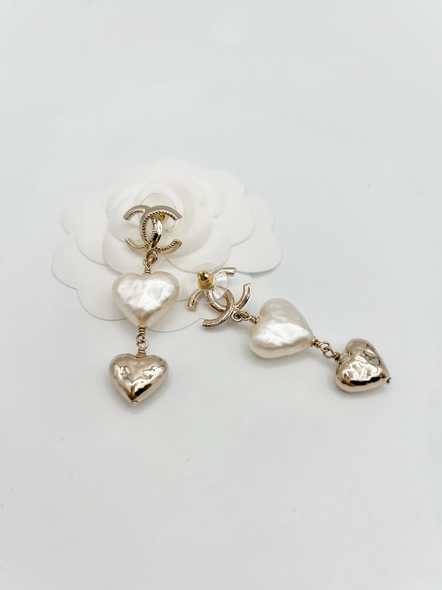 Chanel CC Hearts Dangling Earring