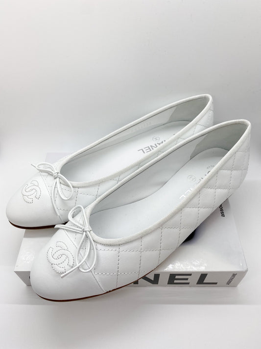 Chanel Ballerina in White Size 40